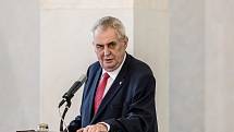 Miloš Zeman na Pražském hradě ohlásil svou kandidaturu na prezidenta.