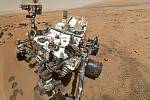 Jedna ze selfie, kterou vozítko Curiosity vyfotilo při své misi na Marsu.