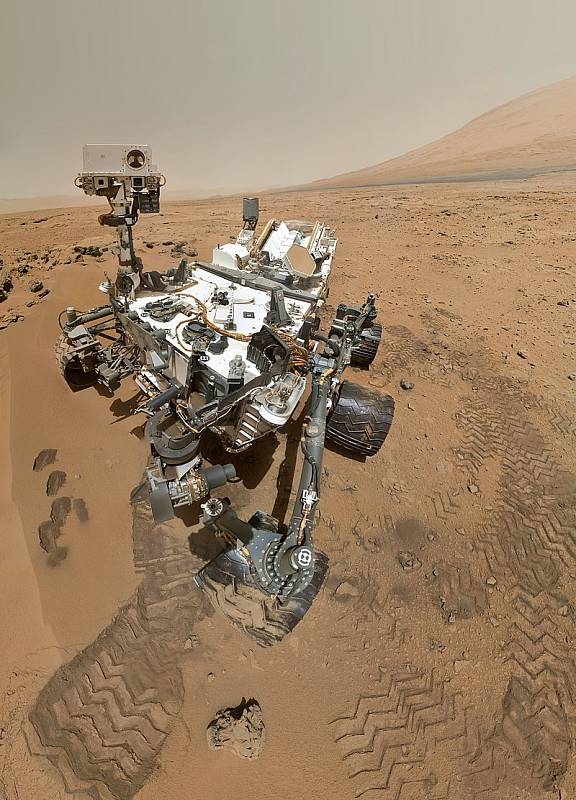 Jedna ze selfie, kterou vozítko Curiosity vyfotilo při své misi na Marsu.