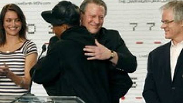 Live Earth: Pharrell Williams, Al Gore, Cameron Diaz a producent Kevin Wall na tiskové konferenci