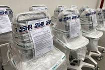 Správa státních hmotných rezerv (SSHR) převezla 17. října 2020 ze skladu v Sedlčanech na Příbramsku deset plicních ventilátorů do Uherskohradišťské nemocnice