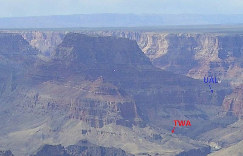 Letadla po srážce nad Grand Canyonem dopadla na různá místa. Letadlo společnosti TWA po kolizi letělo střemhlav dolů. Letadlo společnosti United Airlines se roztříštilo o skalní stěnu. Vyprošťování ostatků bylo vzhledem k terénu nesmírně náročné a nebezpe