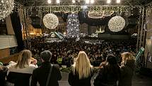 Po celém Česku se díky Deníku zpívaly 13. prosince koledy. Nejinak na pražském Staroměstském náměstí.