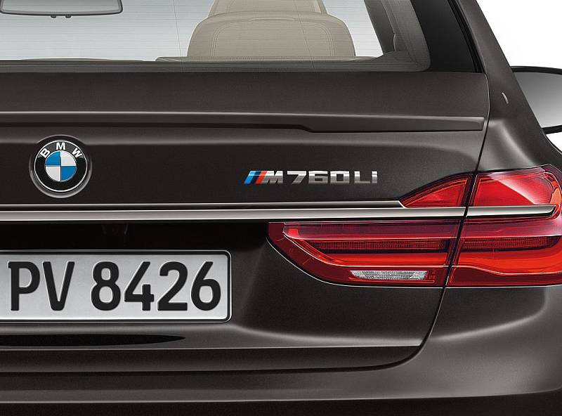 BMW M760Li xDrive.