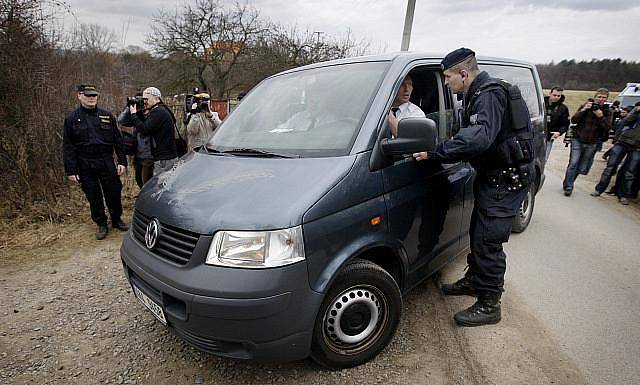 V pražské Troji bylo 16. března nalezeno zahrabané tělo.