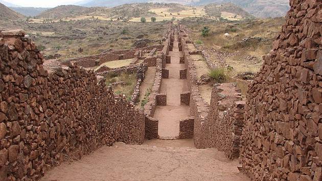 Pikillaqta, jedno z center, které vybudovala v jižní Americe kultura Wari, známá také jako Huarijská kultura.