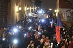 Lidé vyšli do ulic protestovat proti Andreji Babišovi.