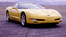Chevrolet Corvette C5: Pátá generace americké Vette je sice v našem výběru dost možná nejdražším vozem. Ovšem co je nějakých 470 tisíc proti tomu, že si o vás nezúčastnění pozorovatelé pomyslí, že řídíte supersport za miliony. 