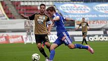 Fotbalisté Olomouce (v modrém) proti Znojmu.