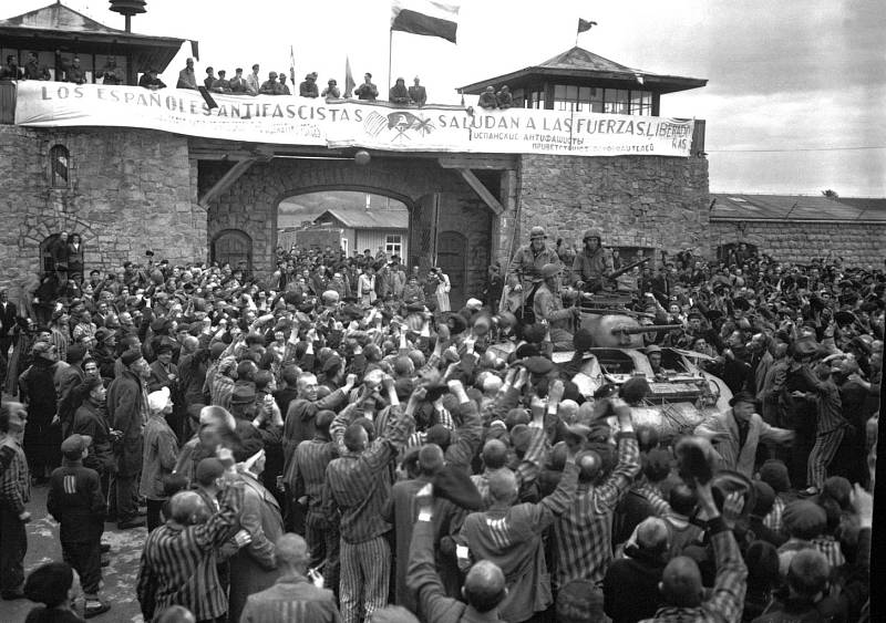 Americké jednotky vstupují do Mauthausenu, 6. května 1945