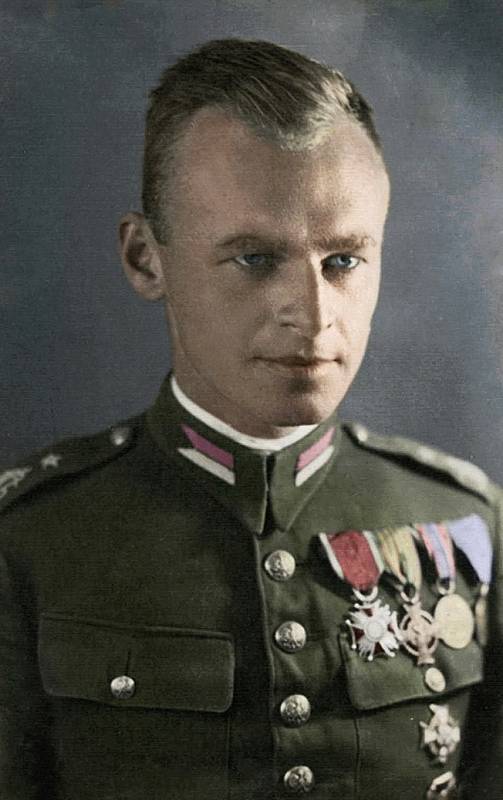 Podporučík jezdectva Witold Pilecki na předválečné fotografii