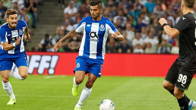 Záložník portugalského FC Porto Jesús Corona