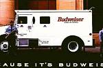 Reklamní počin Budweiseru na obrněném voze