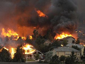 Rozsáhlý požár v americkém Coloradu.