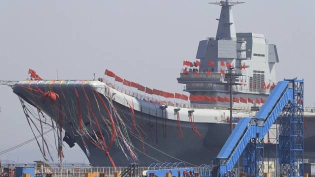 Čínská letadlová loď; patrně ponese jméno Šan-tung