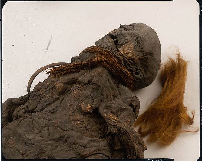 Mumie zvaná dívka z Yde neboli pozůstatky dívčího těla nalezeného v rašeliništi Stijfveen nedaleko nizozemské vesnice Yde  dne 12. května 1897