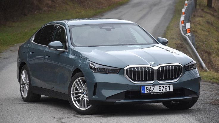 Nové BMW 5 je určeno ke klidnějšímu cestování