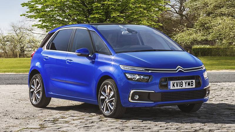 Citroën C4 Space Tourer (-30 až 40 000 Kč). Základní cena: 434 900 Kč