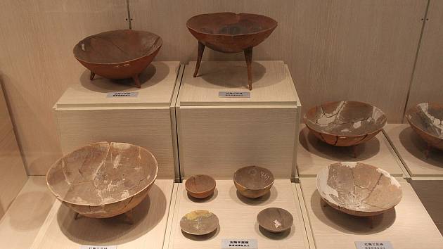 Čínské nádobí z doby neolitu