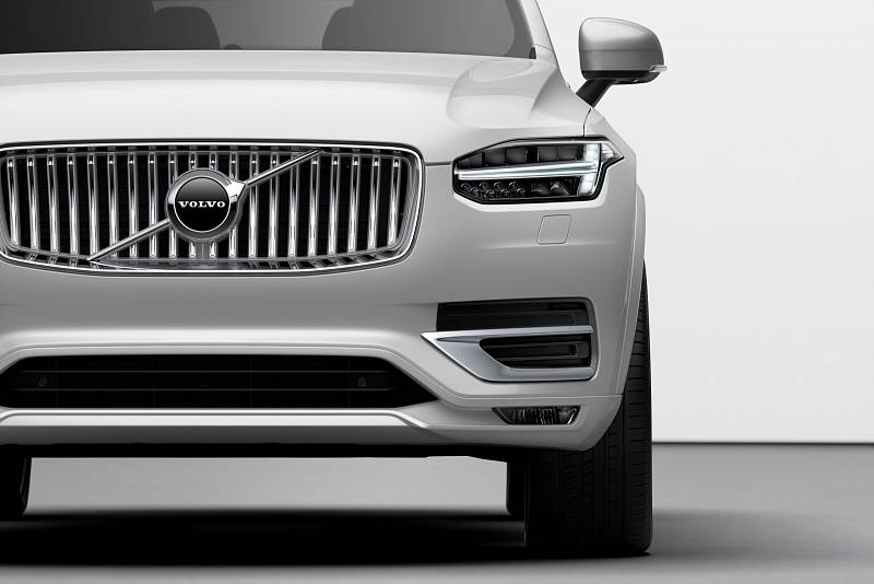 Moderniované Volvo XC90 (2020)