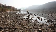V minulých letech bylo sucho znát například při pohledu na vyschlé koryto řeky Labe u Ústí nad Labem