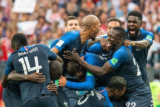 Francouzi se radovali z vítězství na MS v roce 2018. Zakokrhá galský kohout i tentokrát?