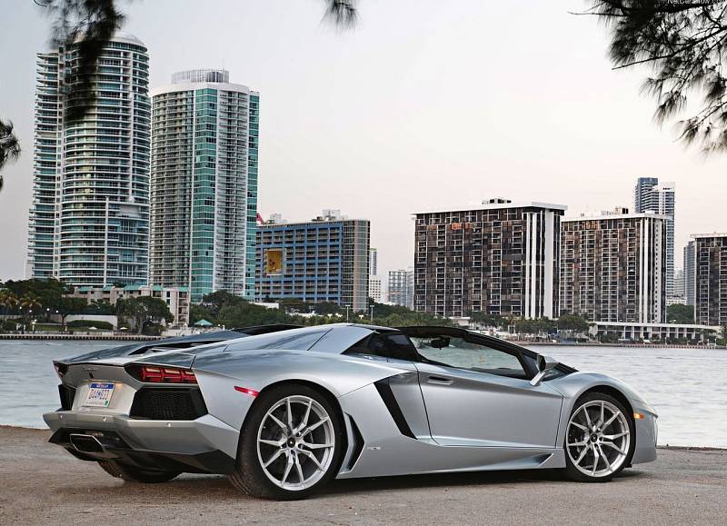 Lamborghini Aventador LP700-4 Roadster