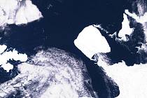 Největší ledovec světa A23a se dal do pohybu