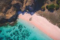 Pantai Merah, Komodo, Indonésie