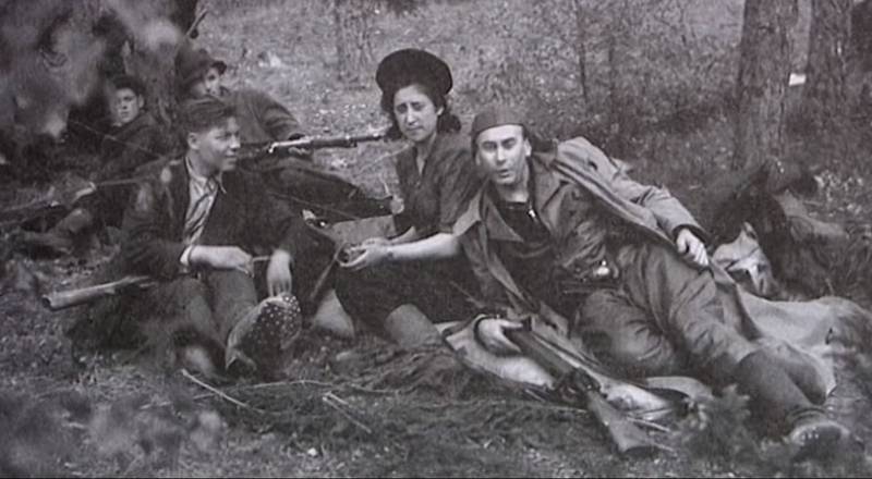 Od roku 1944 začaly na Valašsku stále silněji operovat partyzánské skupiny