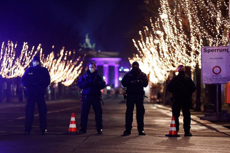 …vystřídala v letošním roce přísná opatření. Německo se do roku 2021 probudilo v lockdownu.