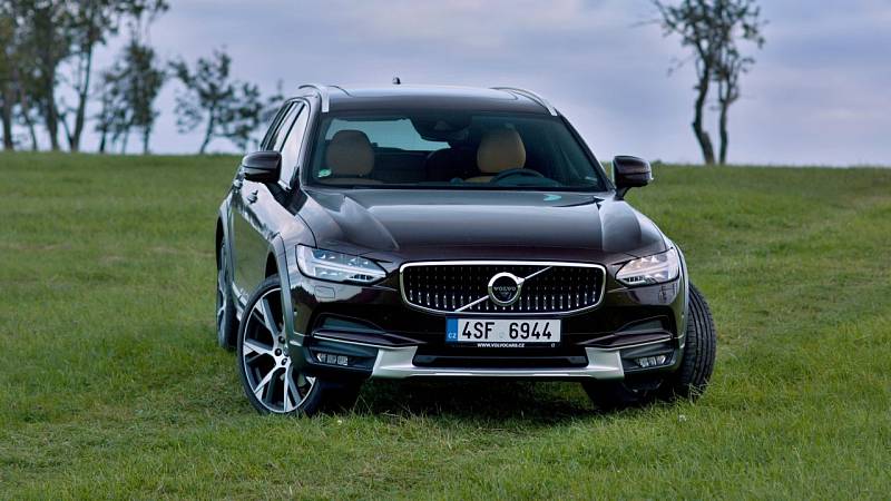 Volvo V90 Cross Country.