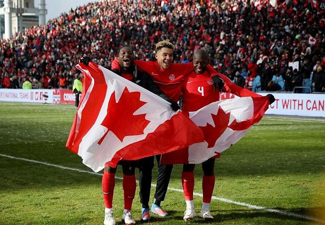 Fotbalisté Kanady oslavili historický postup na mistrovství světa po 36 letech čekání.