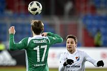 Utkání 18. kola první fotbalové ligy: FC Baník Ostrava - Bohemians Praha 1905, 8. prosince 2018 v Ostravě. Na snímku (zleva) Jan Vodháněl a Jánoš Adam.