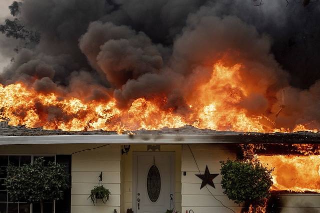 Sever Kalifornie zachránil rozsáhlý požár