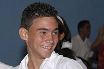 Nyní 14letý Elián, kterého otec před lety přivezl po tragickém útěku do USA zpět na „Ostrov svobody“, je kubánskými médii vykreslován jako zapálený komunista. 