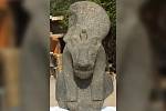 Sochy byly původně vytvořeny pro Amenhotepa III. Na snímku bohyně lásky Sachmet, která měla lví hlavu a ženské tělo 