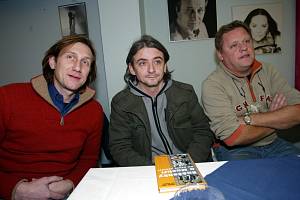 Sněženky a machři. Zleva Jan Antonín Duchoslav, Michal Suchánek a Václav Kopta