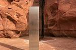 Záhadný kovový monolit v horách v Utahu.