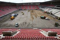 Stadion Slavie vypadá v současné době takto.