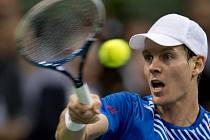 Tomáš Berdych ve finále Davis Cupu proti Dušanu Lajovićovi ze Srbska potvrdil roli favorita.