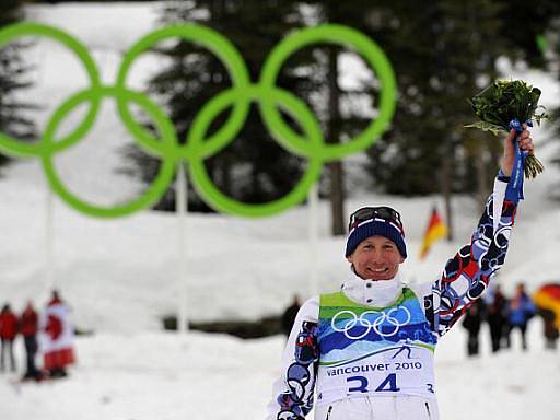 Lukáš Bauer vybojoval v závodu na 15 km volně olympijský bronz.