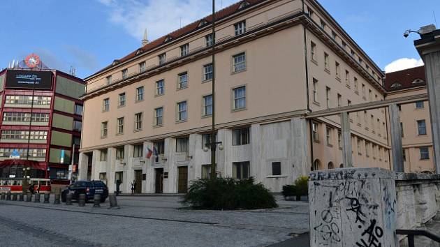 Budova ministerstva zdravotnictví v Praze na Palackého náměstí.
