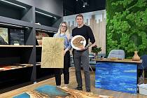 Kombinace dřeva s epoxidem dokáže vytvořit zajímavé kreace a produkty. Své o tom vědí i Monika Holemá a Martin Hubáček z Choliny na Olomoucku