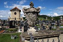 Unikátní barokní hřbitov ve Střílkách