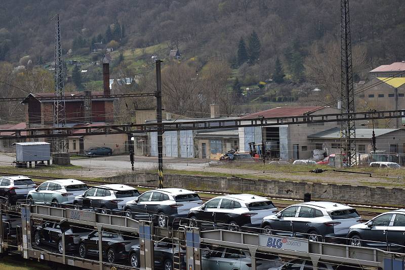 Zdeněk Dundr v parní vodárně u střekovského nádraží. Brownfield u zdejší železnice se může stát technoparkem.