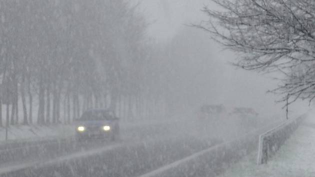 Meteorologové v noci na sobotu 4. listopadu zaznamenali v horských oblastech první větší sněžení nadcházející zimy. Ilustrační foto