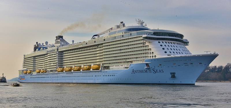 6. Anthem of the Seas - délka 347,1 metrů, hrubá tonáž 168 666 GT