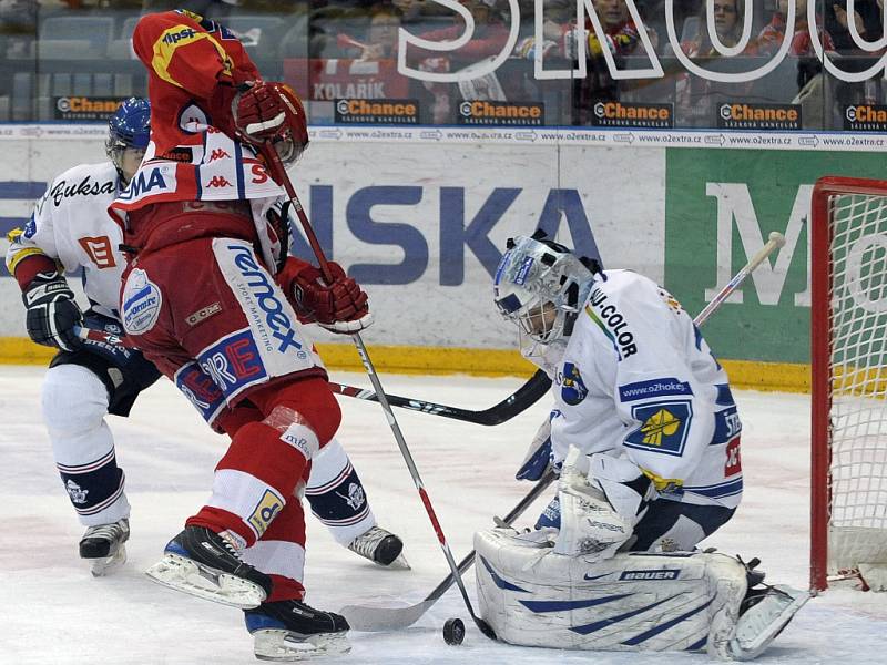 Slavia porazila v pátém utkání čtvrtfinále play off Vítkovice. 