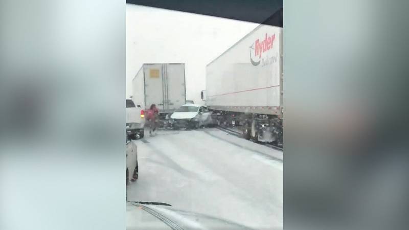 Incident byl součástí hromadné havárie na dálnici I-44 v Missouri.
